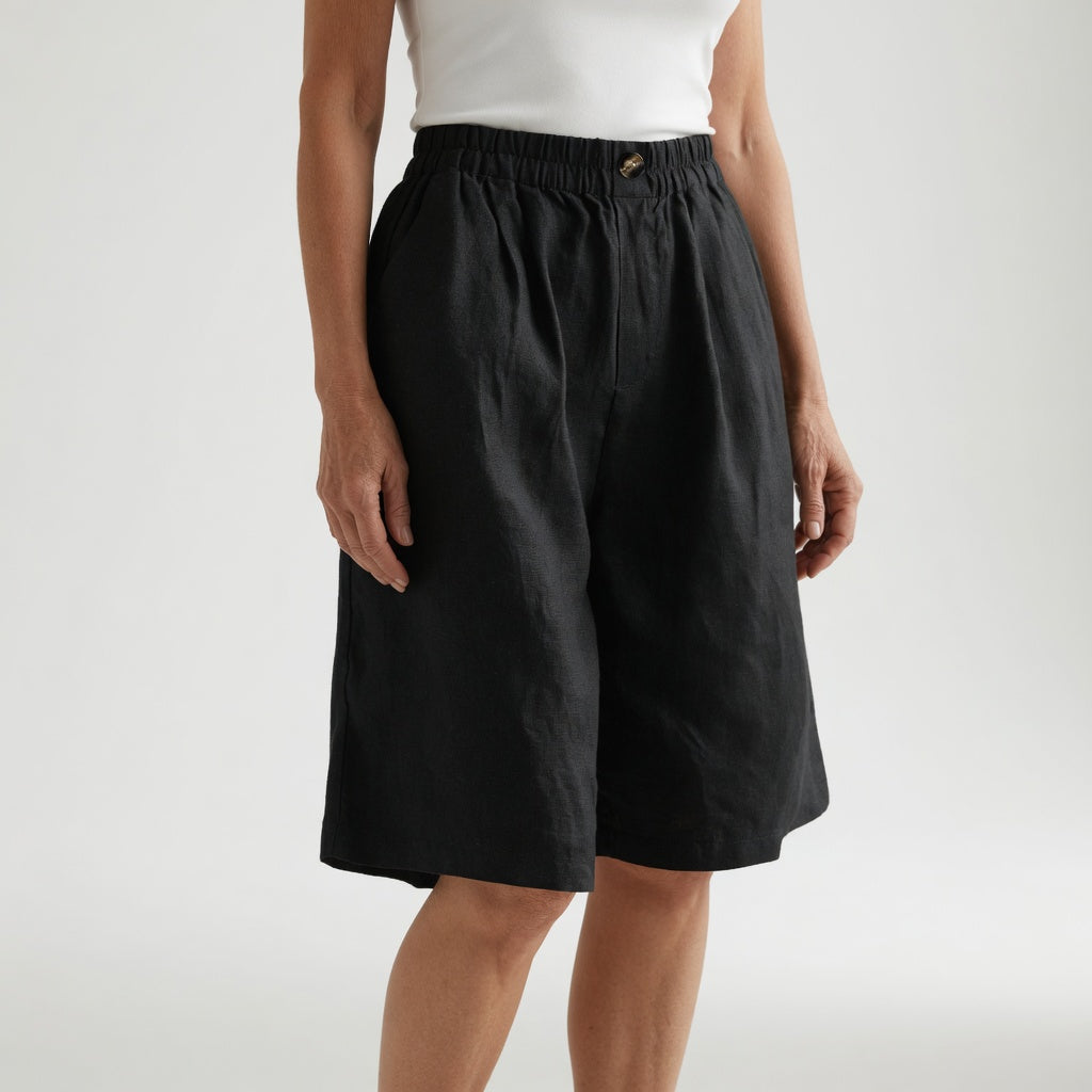 Nina Luchtige Short